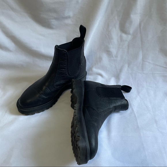 Dr. Martens Chelsea Boots - Picture 2 of 6